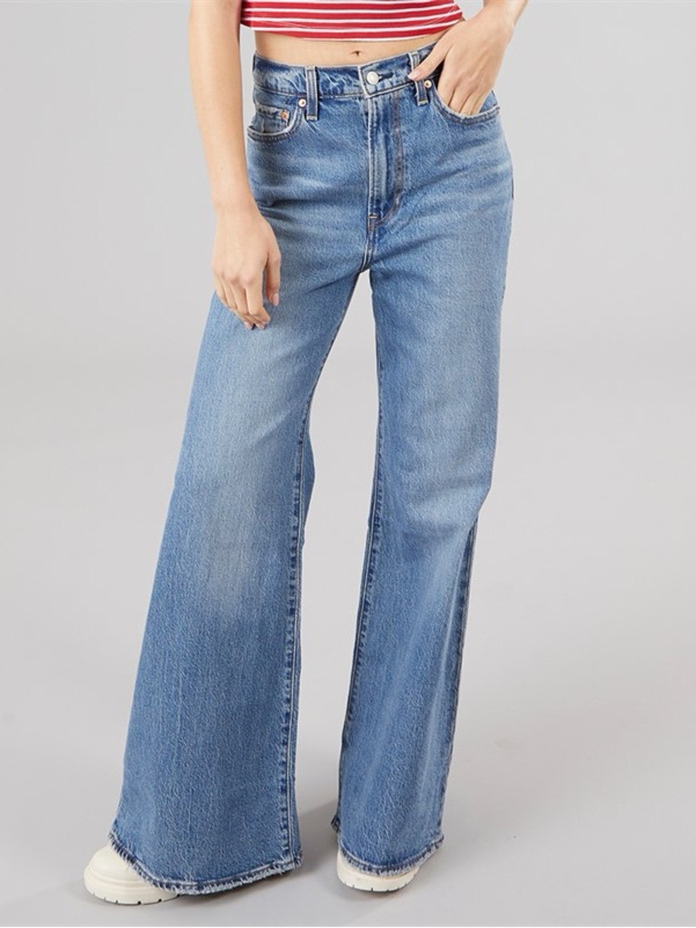 LEVI'S Women's Premium Ribcage Bell Jeans in Sonoma Walks Med Wash (29)